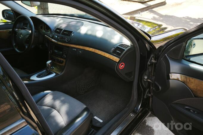 Mercedes-Benz E-Class W211/S211 wagon 5-doors