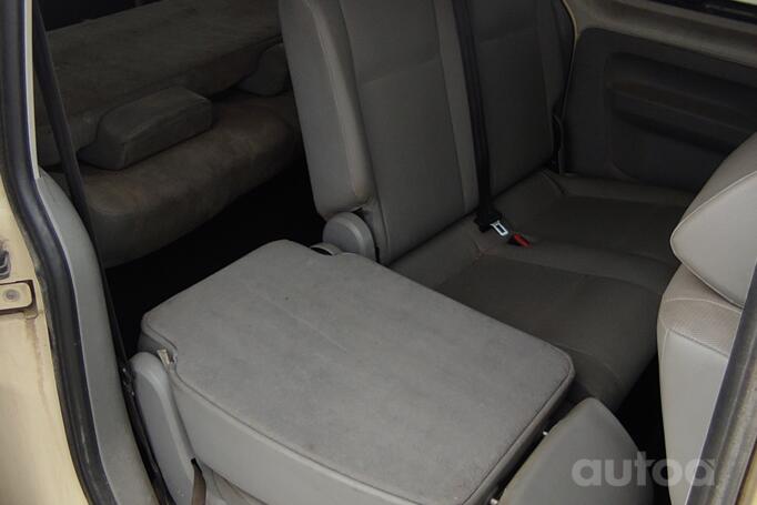 Volkswagen Caddy 3 generation Maxi minivan 4-doors