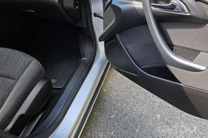 Opel Astra J [restyling] Sports Tourer wagon 5-doors