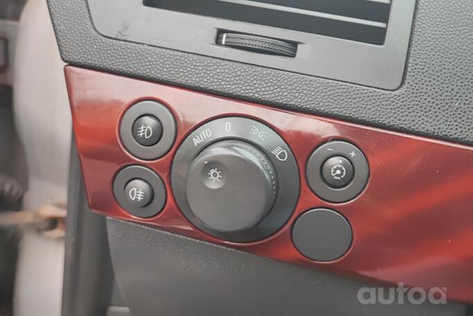 Opel Astra H Hatchback