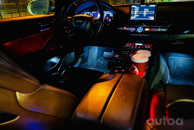 Audi A8 D4/4H Sedan