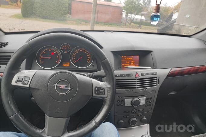 Opel Astra H Hatchback