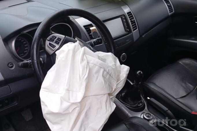 Peugeot 4007 1 generation Crossover