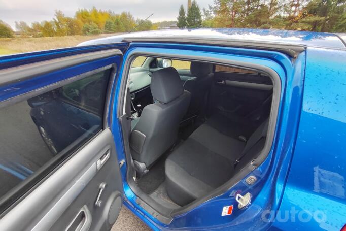Suzuki Swift 3 generation Hatchback 5-doors