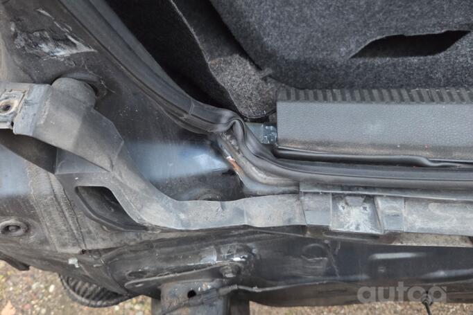 Volkswagen Passat B6 Sedan 4-doors