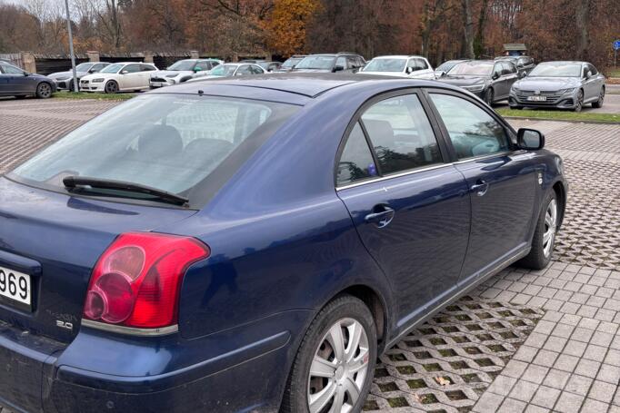 Toyota Avensis 2 generation Liftback