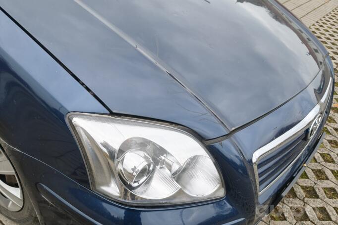 Toyota Avensis 2 generation Liftback