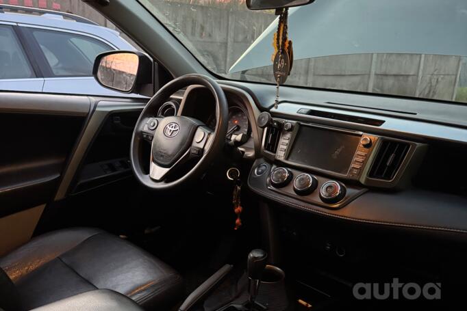 Toyota RAV 4 4 generation (XA40)