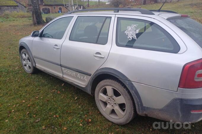 Skoda Octavia 2 generation Combi Scout wagon 5-doors