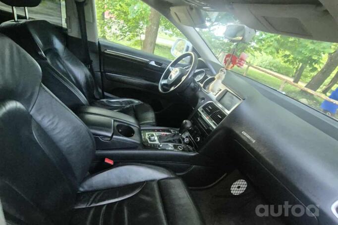 Audi Q7 4L Crossover