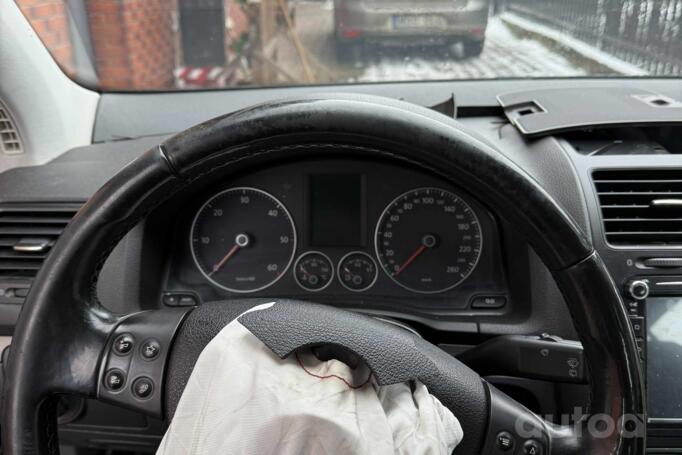 Volkswagen Golf 5 generation Hatchback 5-doors