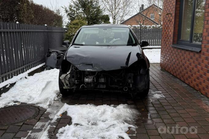 Volkswagen Golf 5 generation Hatchback 5-doors