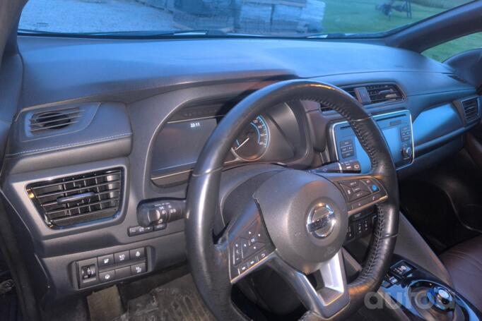 Nissan Leaf 2 generation Hatchback