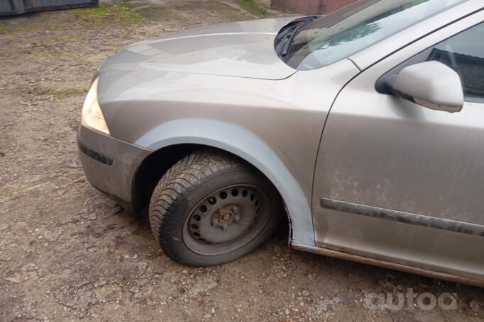 Skoda Octavia 2 generation Combi wagon 5-doors