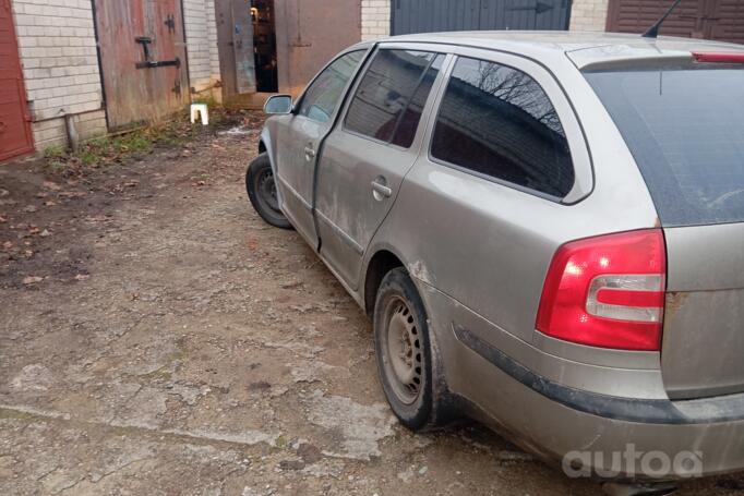 Skoda Octavia 2 generation Combi wagon 5-doors