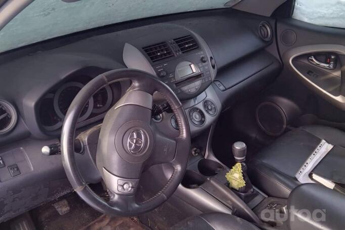 Toyota RAV4 3 generation Crossover