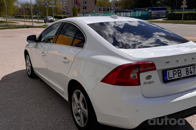 Volvo S60 2 generation Sedan