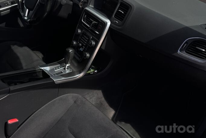 Volvo S60 2 generation Sedan