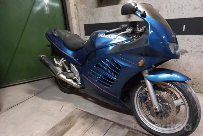 Suzuki RF