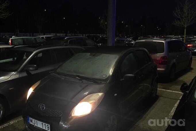Toyota Yaris 2 generation