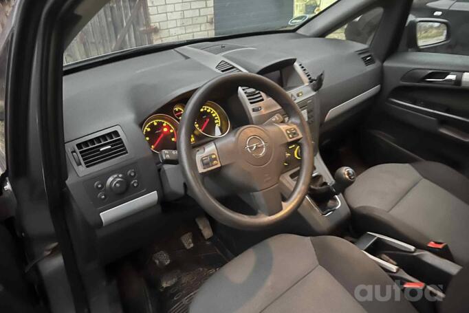 Opel Zafira B Minivan 5-doors