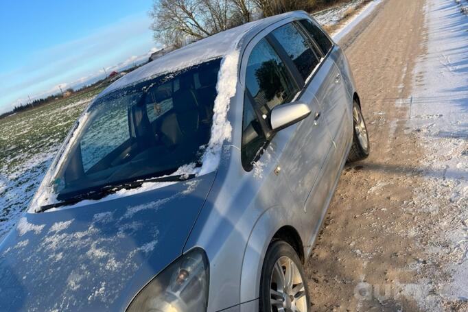 Opel Zafira B Minivan 5-doors