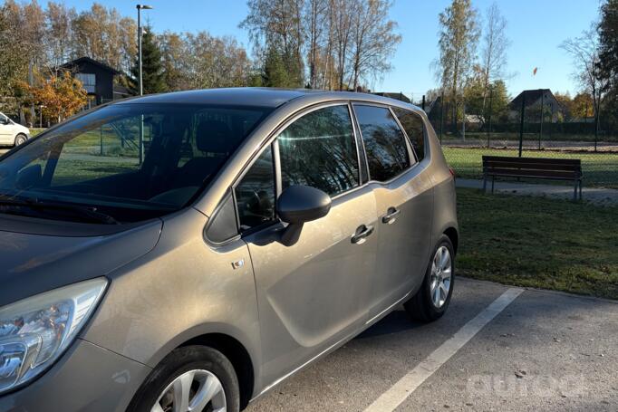 Opel Meriva 2 generation Minivan
