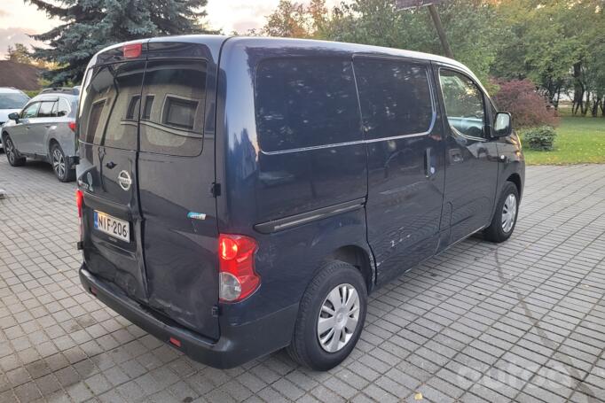 Nissan NV200 1 generation Combi minivan
