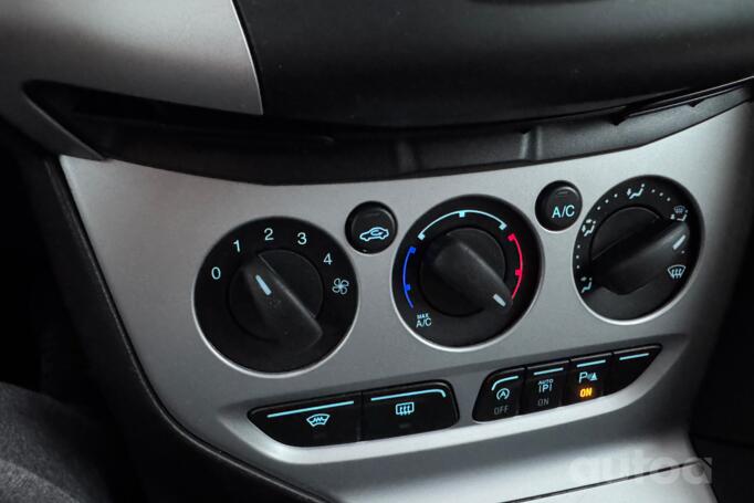 Ford Focus 3 generation wagon 5-doors