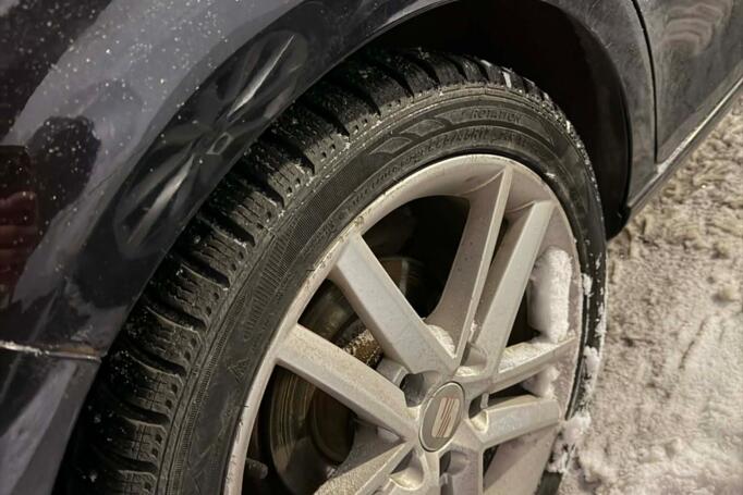 SEAT Leon 2 generation [restyling] FR hatchback 5-doors