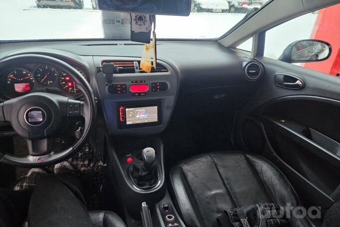 SEAT Leon 2 generation Hatchback 5-doors