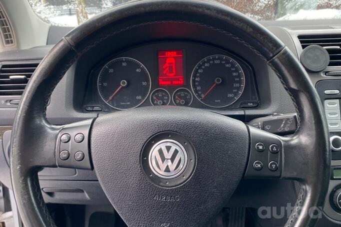 Volkswagen Golf 5 generation Hatchback 5-doors