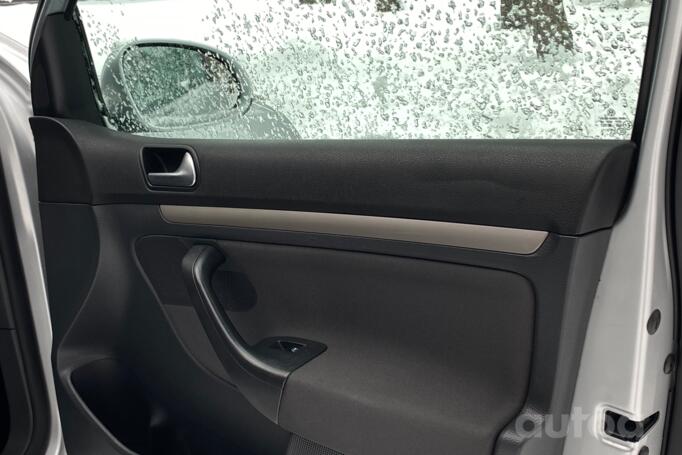 Volkswagen Golf 5 generation Hatchback 5-doors