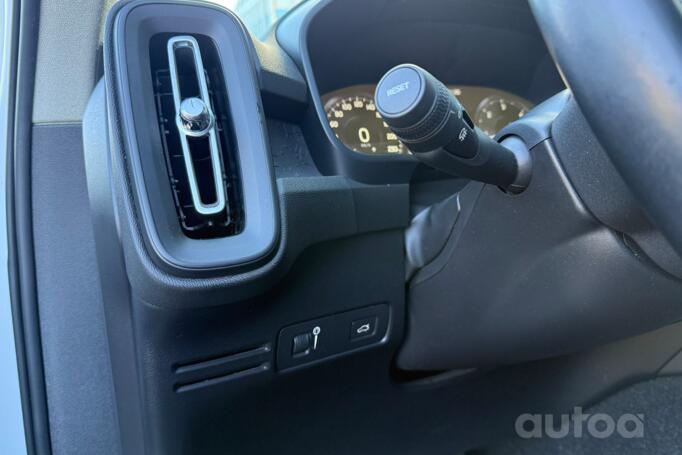 Volvo XC40 1 generation Crossover