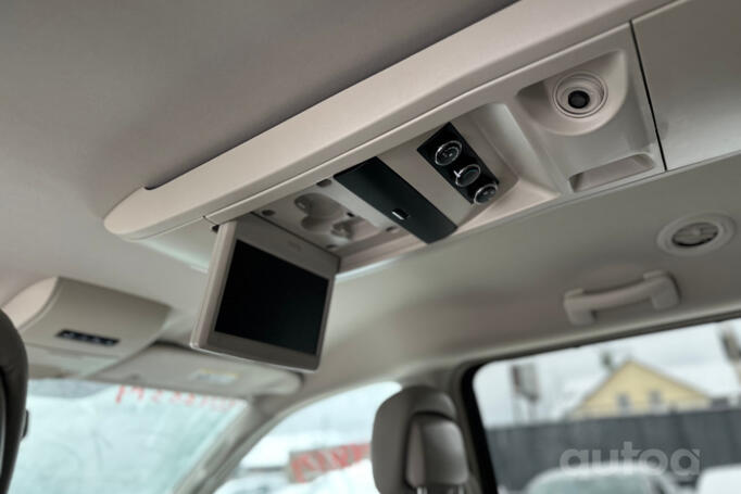 Chrysler Town & Country 5 generation [restyling]