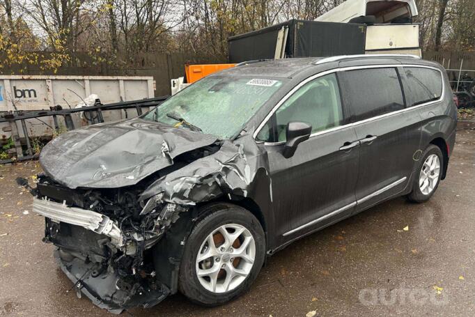 Chrysler Pacifica 2 generation Minivan