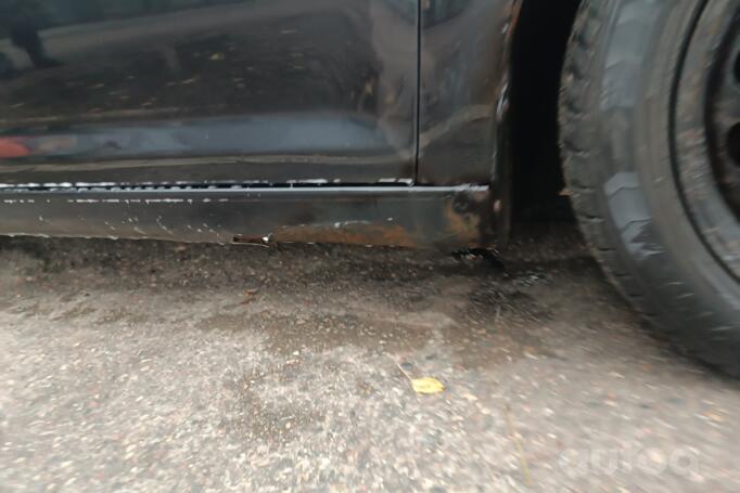 Volkswagen Touran 1 generation Minivan