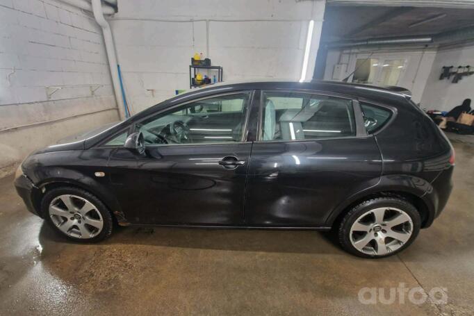 SEAT Leon 2 generation [restyling] Hatchback 5-doors