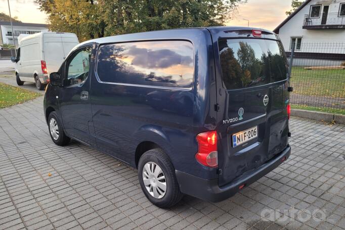Nissan NV200 1 generation Combi minivan