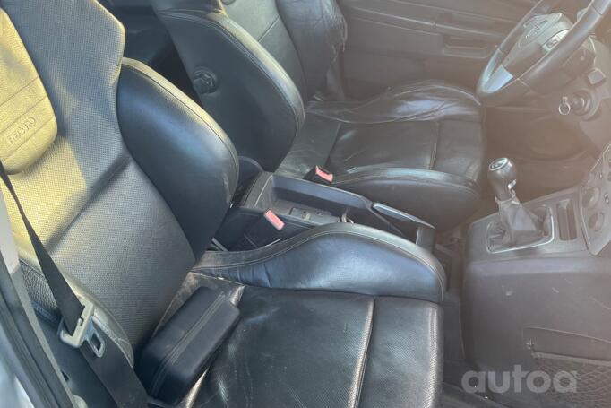 Opel Zafira B Minivan 5-doors