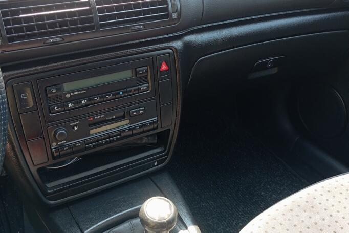 Volkswagen Passat B5 Sedan 4-doors