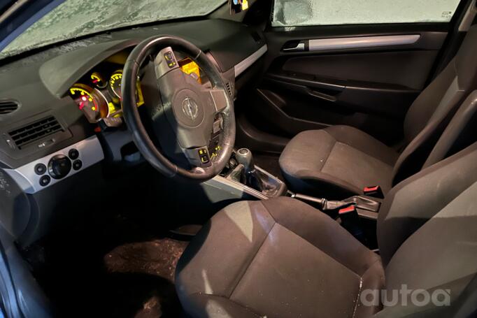 Opel Astra H Hatchback