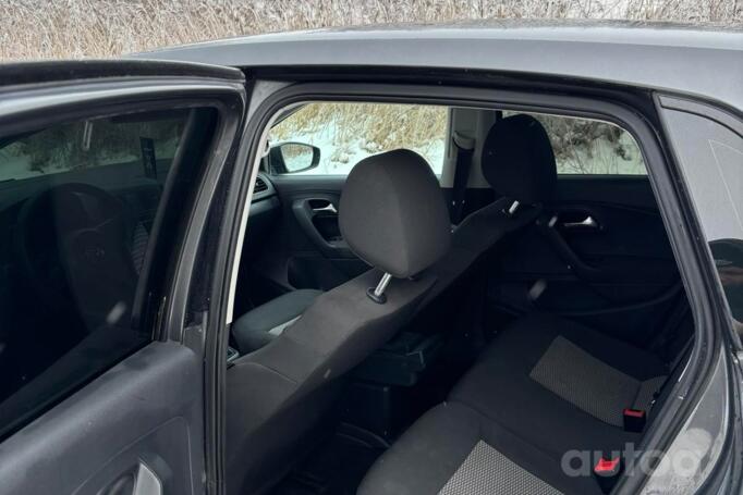 Volkswagen Polo 5 generation Hatchback 5-doors