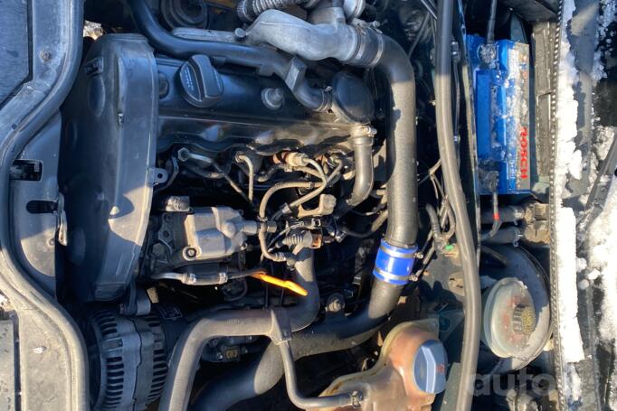 Volkswagen Passat B5 Sedan 4-doors