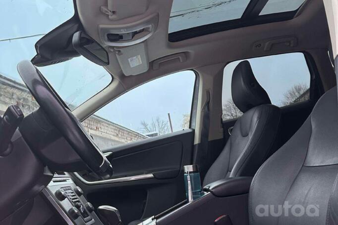 Volvo XC60 1 generation [restyling] Crossover