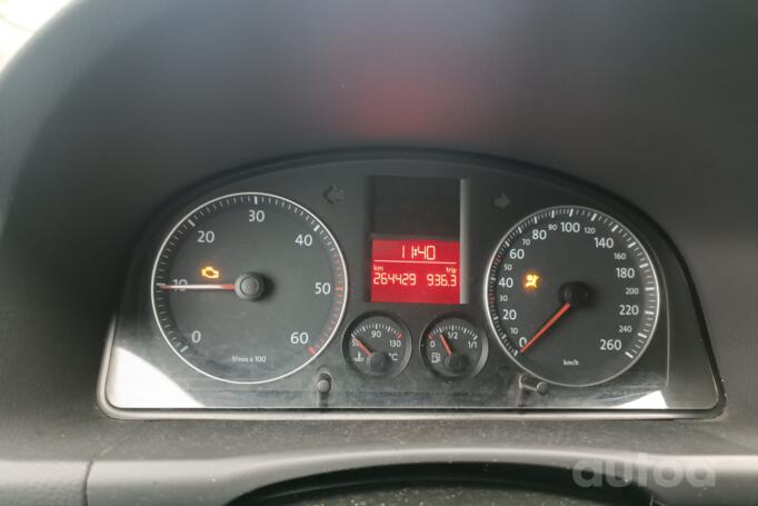 Volkswagen Touran 1 generation Minivan