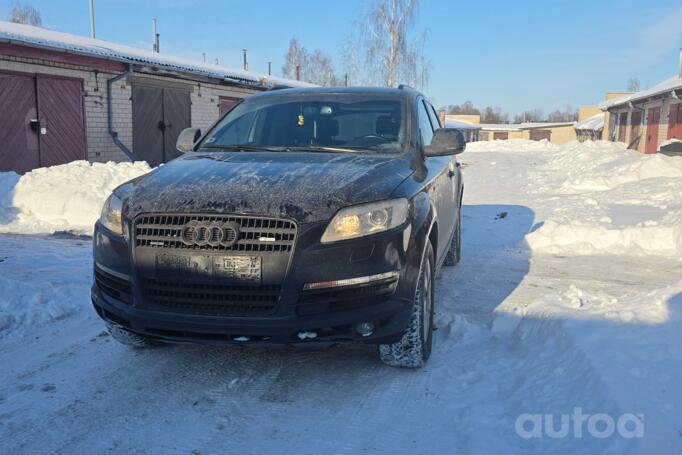 Audi Q7 4L Crossover
