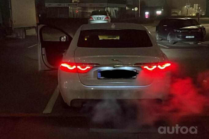 Jaguar XF X260 Sedan