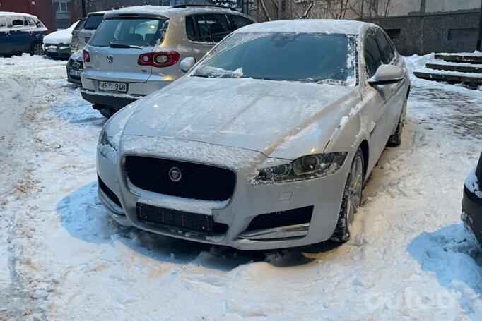 Jaguar XF X260 Sedan