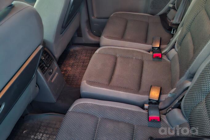 Volkswagen Touran 1 generation [2th restyling] Cross minivan 5-doors